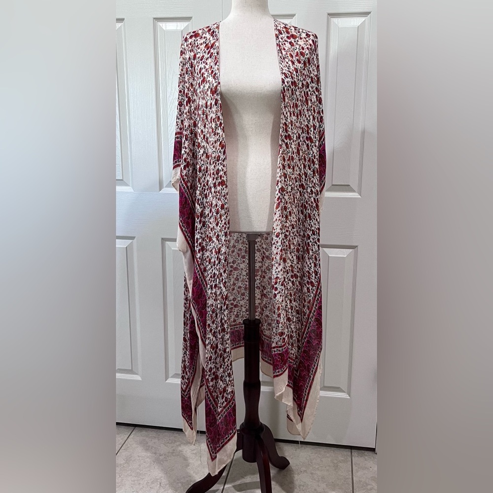 American Eagle Ivory Red Floral Kimono Duster Open Front Kaftan Cover Up Boho